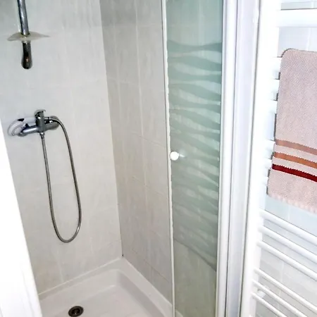 Maison De 2 Chambres Avec Jardin Clos Et Wifi A בית נופש